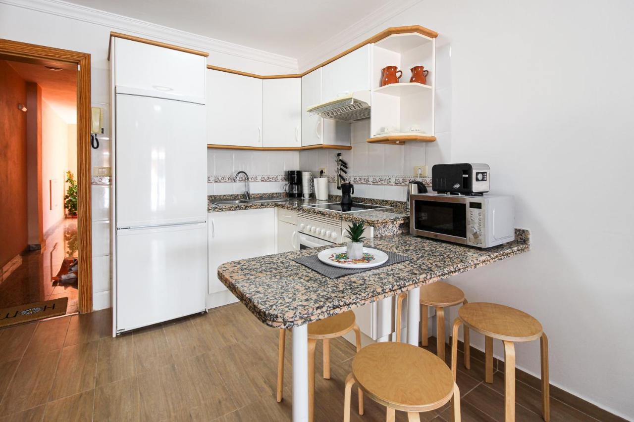 Beautiful Renovated Apartment With Air Conditioning Just Steps From The Sea In Playa San Juan Exteriér fotografie