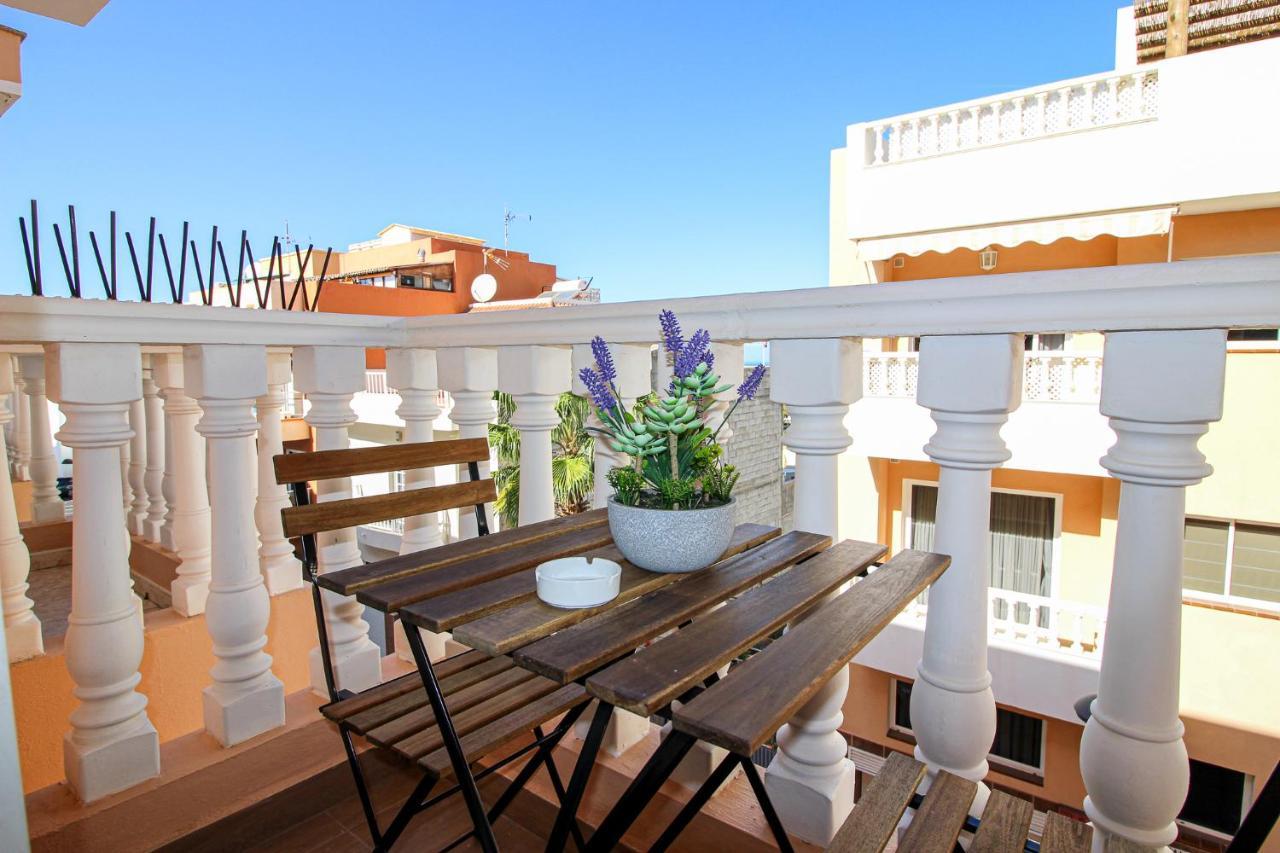 Beautiful Renovated Apartment With Air Conditioning Just Steps From The Sea In Playa San Juan Exteriér fotografie