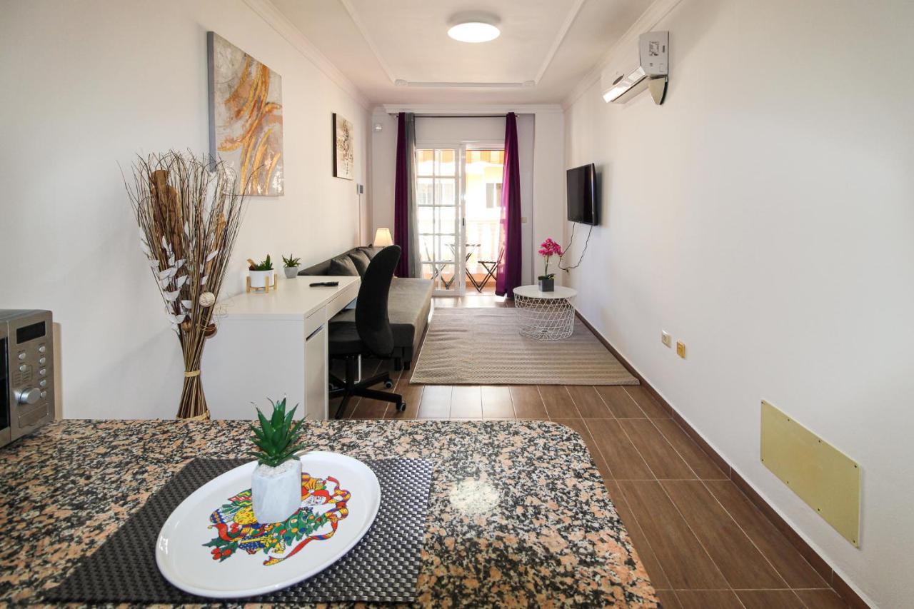Beautiful Renovated Apartment With Air Conditioning Just Steps From The Sea In Playa San Juan Exteriér fotografie