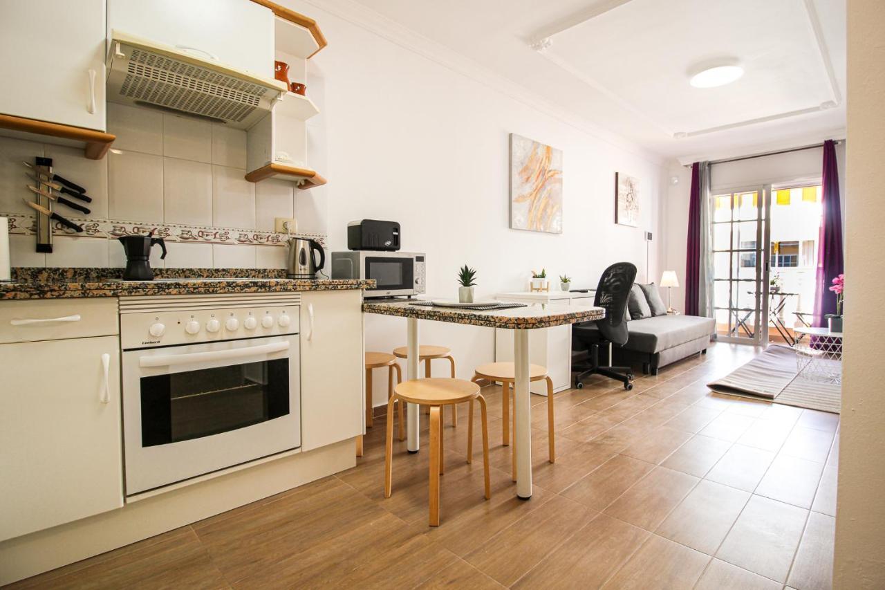 Beautiful Renovated Apartment With Air Conditioning Just Steps From The Sea In Playa San Juan Exteriér fotografie