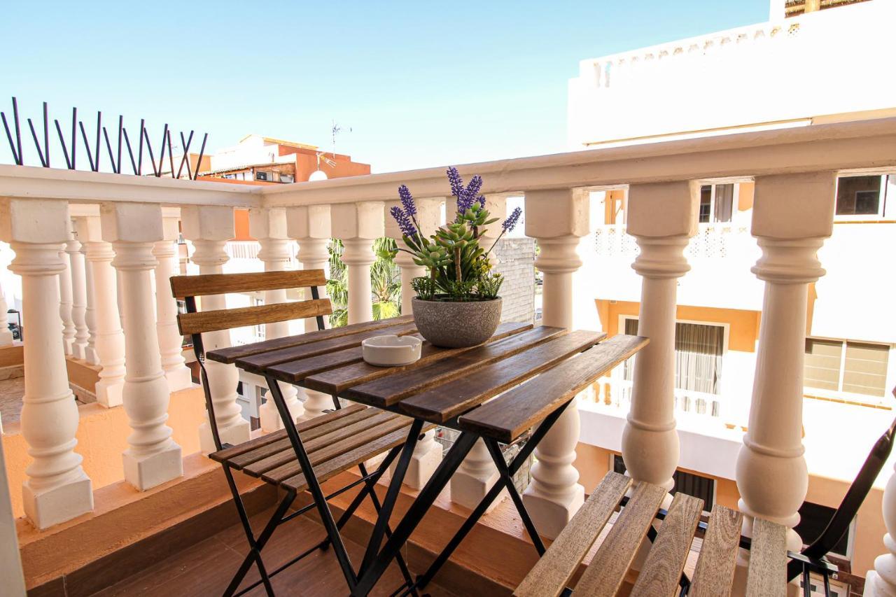 Beautiful Renovated Apartment With Air Conditioning Just Steps From The Sea In Playa San Juan Exteriér fotografie