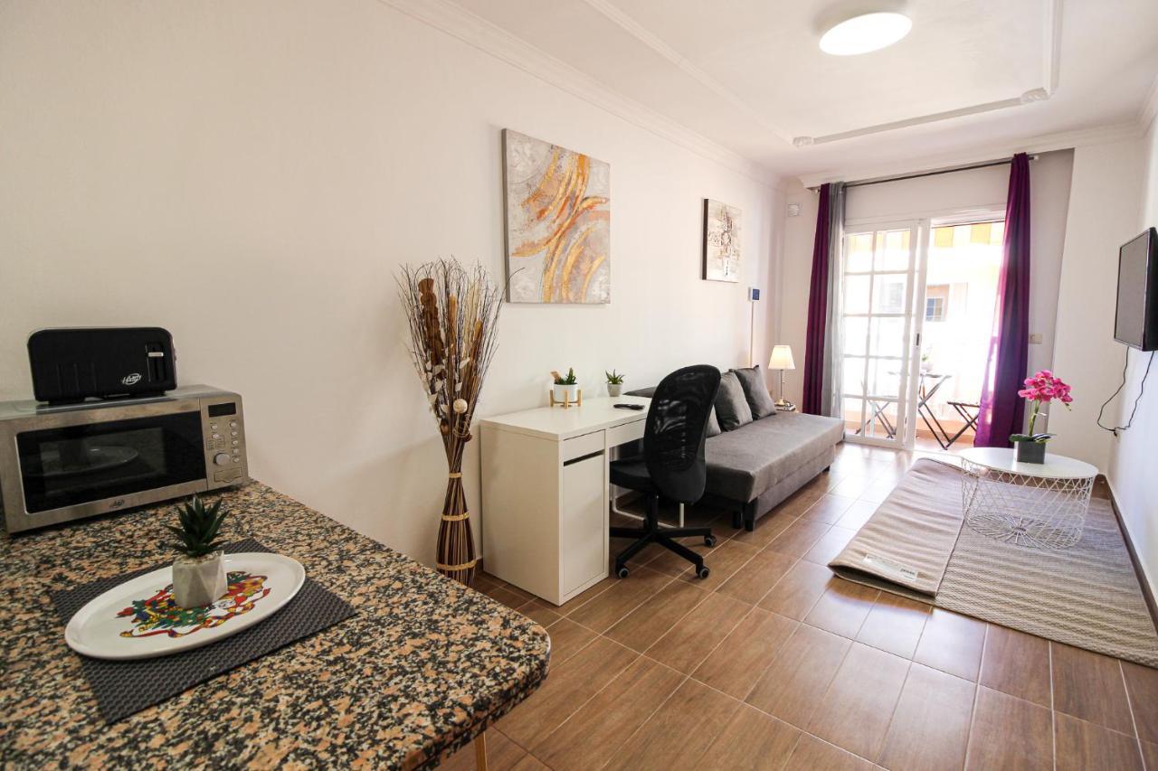 Beautiful Renovated Apartment With Air Conditioning Just Steps From The Sea In Playa San Juan Exteriér fotografie