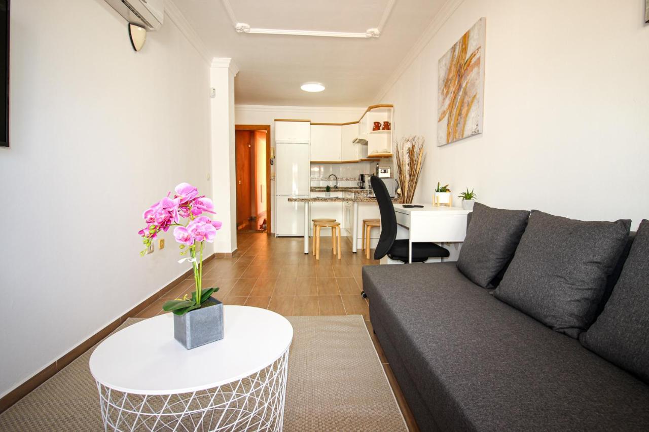 Beautiful Renovated Apartment With Air Conditioning Just Steps From The Sea In Playa San Juan Exteriér fotografie