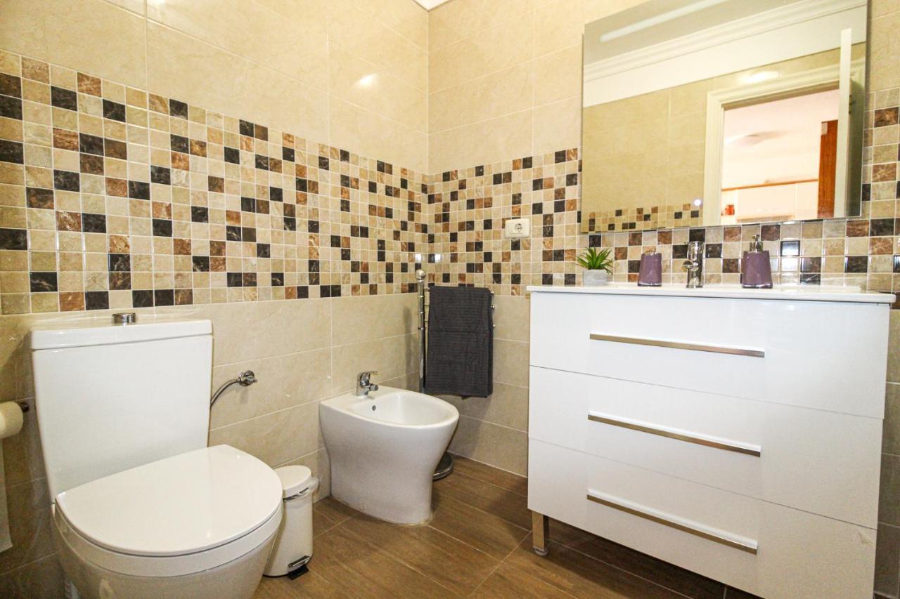 Beautiful Renovated Apartment With Air Conditioning Just Steps From The Sea In Playa San Juan Exteriér fotografie