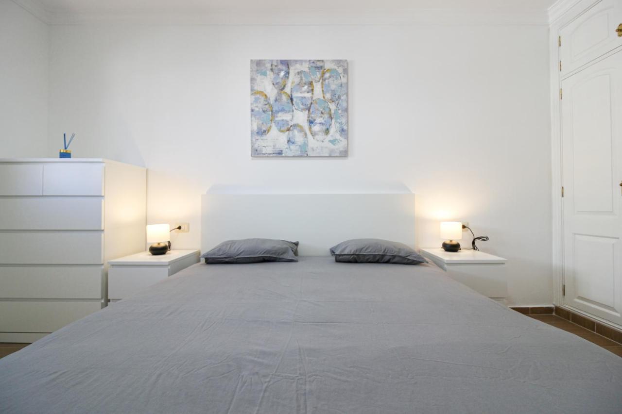 Beautiful Renovated Apartment With Air Conditioning Just Steps From The Sea In Playa San Juan Exteriér fotografie