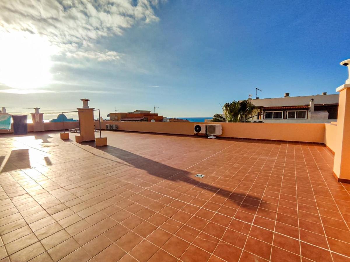 Beautiful Renovated Apartment With Air Conditioning Just Steps From The Sea In Playa San Juan Exteriér fotografie